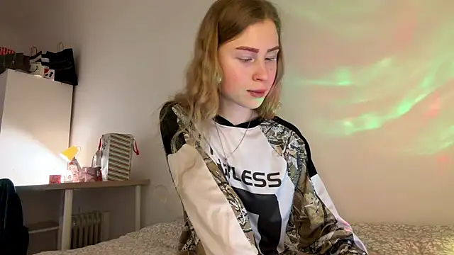 Snapshot of Flexiblegirl chatting on February 12, 4:35 pm Flexiblegirl online show from February 12, 4:35 pm