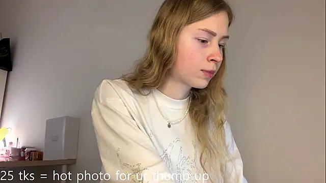 Snapshot of Flexiblegirl chatting on March 3, 4:35 pm Flexiblegirl online show from March 3, 4:35 pm