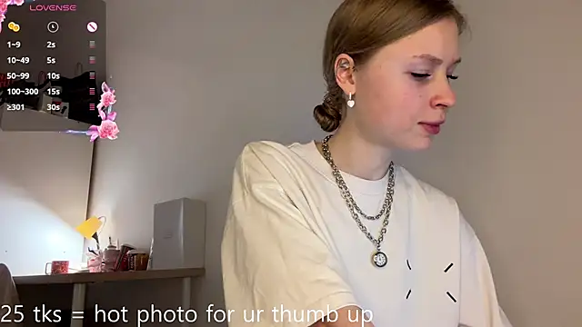 Snapshot of Flexiblegirl chatting on March 13, 5:52 pm Flexiblegirl online show from March 13, 5:52 pm