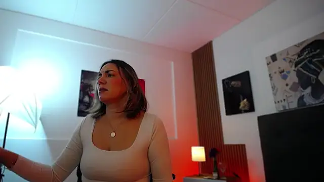 Snapshot of milfsecret69 chatting on May 28, 10:45 am milfsecret69 online show from May 28, 10:45 am