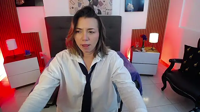Snapshot of milfsecret69 chatting on June 13, 10:57 am milfsecret69 online show from June 13, 10:57 am