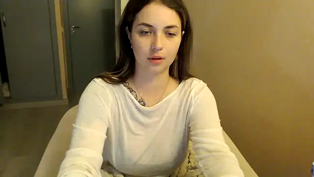 Snapshot of JuliaGraceOF chatting on February 7, 10:02 pm JuliaGraceOF online show from February 7, 10:02 pm
