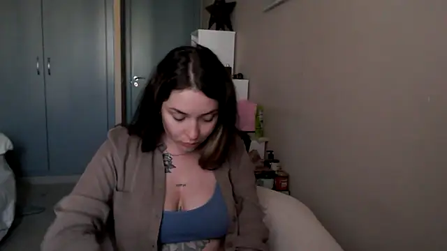 Snapshot of JuliaGraceOF chatting on February 21, 6:20 pm JuliaGraceOF online show from February 21, 6:20 pm