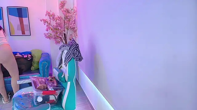 Madame scarlett online show from May 11, 11:27 am