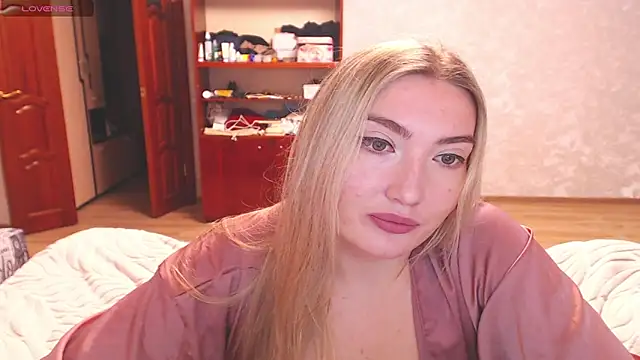 Snapshot of MiraRoy chatting on February 1, 2:37 pm MiraRoy online show from February 1, 2:37 pm