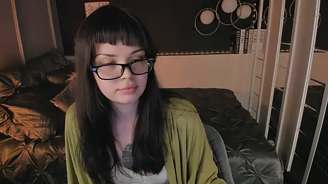 Snapshot of Maykinkya chatting on July 29, 2:37 pm Maykinkya online show from July 29, 2:37 pm