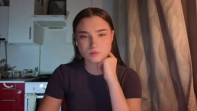 Snapshot of LissaBliss chatting on June 23, 6:50 pm LissaBliss online show from June 23, 6:50 pm