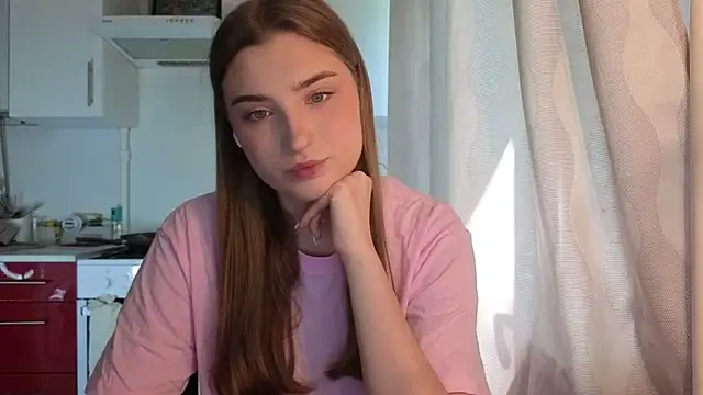 Snapshot of LissaBliss chatting on June 24, 12:15 pm LissaBliss online show from June 24, 12:15 pm