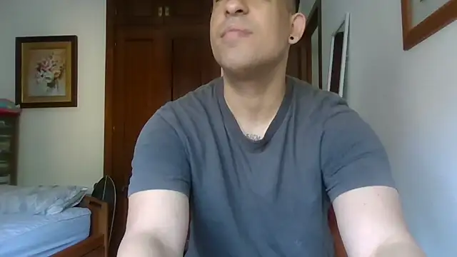 Snapshot of poliakovxx chatting on June 14, 12:29 pm poliakovxx online show from June 14, 12:29 pm