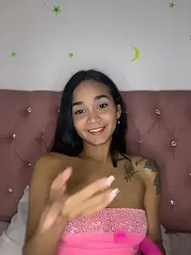 Snapshot of Maria_x_Alejandra chatting on April 29, 9:43 pm Maria x Alejandra online show from April 29, 9:43 pm