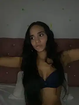 Snapshot of Maria_x_Alejandra chatting on May 3, 3:12 am Maria x Alejandra online show from May 3, 3:12 am