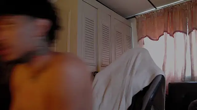 Snapshot of D3v1L88 chatting on February 12, 4:57 pm D3v1L88 online show from February 12, 4:57 pm