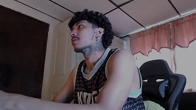 Snapshot of D3v1L88 chatting on February 20, 5:24 pm D3v1L88 online show from February 20, 5:24 pm