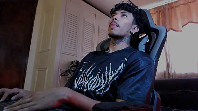 Snapshot of D3v1L88 chatting on March 14, 5:29 pm D3v1L88 online show from March 14, 5:29 pm