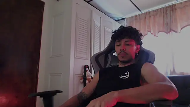 Snapshot of D3v1L88 chatting on March 19, 8:35 pm D3v1L88 online show from March 19, 8:35 pm