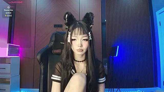 dionlee9 online show from March 1, 4:31 pm