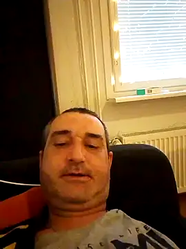 Snapshot of markostoitchev12 chatting on November 24, 8:25 am markostoitchev12 online show from November 24, 8:25 am