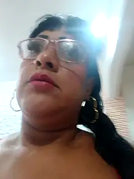 Snapshot of SabrinaColin chatting on May 17, 2:20 am SabrinaColin online show from May 17, 2:20 am