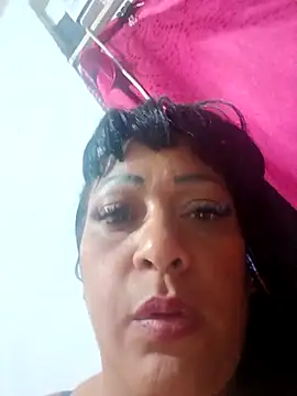 Snapshot of SabrinaColin chatting on May 23, 5:23 am SabrinaColin online show from May 23, 5:23 am