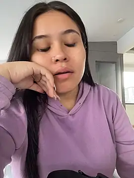 Snapshot of LunnaMoretti chatting on May 3, 12:22 pm LunnaMoretti online show from May 3, 12:22 pm