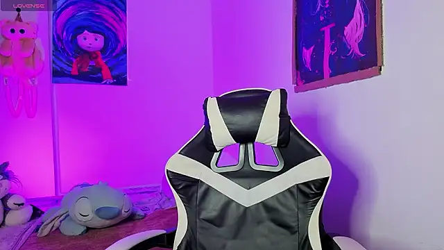 Snapshot of golden_twink_ chatting on March 21, 6:07 am golden twink online show from March 21, 6:07 am