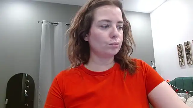 Snapshot of HazelSkyesChat chatting on February 9, 11:31 pm HazelSkyesChat online show from February 9, 11:31 pm