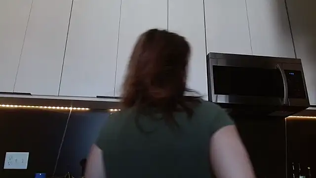 Snapshot of HazelSkyesChat chatting on March 9, 5:50 pm HazelSkyesChat online show from March 9, 5:50 pm