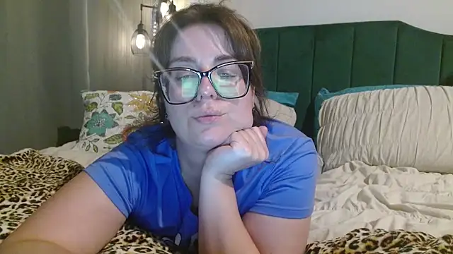 Snapshot of HazelSkyesChat chatting on April 1, 11:46 pm HazelSkyesChat online show from April 1, 11:46 pm