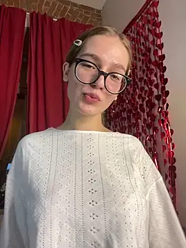 MyKittySayMeow online show from February 14, 8:27 pm