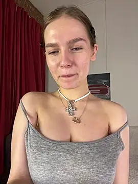 MyKittySayMeow online show from April 28, 10:04 pm