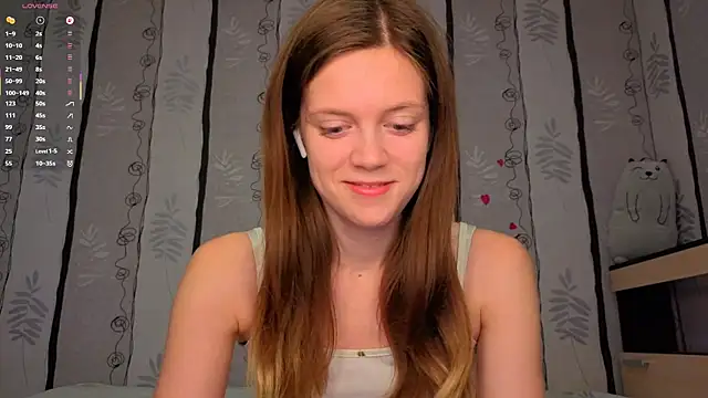 Snapshot of SueFerreyra chatting on June 18, 8:14 am SueFerreyra online show from June 18, 8:14 am
