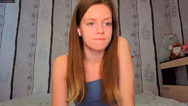 Snapshot of SueFerreyra chatting on June 23, 8:01 am SueFerreyra online show from June 23, 8:01 am