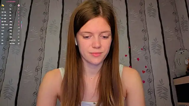 Snapshot of SueFerreyra chatting on June 29, 10:15 am SueFerreyra online show from June 29, 10:15 am