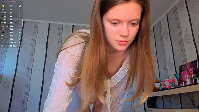 Snapshot of SueFerreyra chatting on June 30, 8:26 am SueFerreyra online show from June 30, 8:26 am