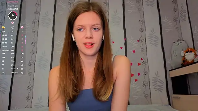 Snapshot of SueFerreyra chatting on July 6, 8:11 am SueFerreyra online show from July 6, 8:11 am