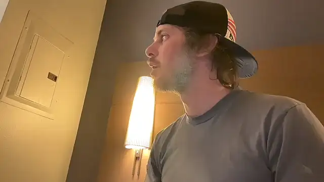 Snapshot of mr_mrs_glitter chatting on March 10, 5:56 am mr mrs glitter online show from March 10, 5:56 am