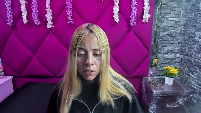 Dakota Angell  online show from February 14, 3:14 am