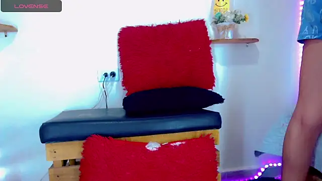 Darianna Atehortua online show from March 3, 9:42 pm