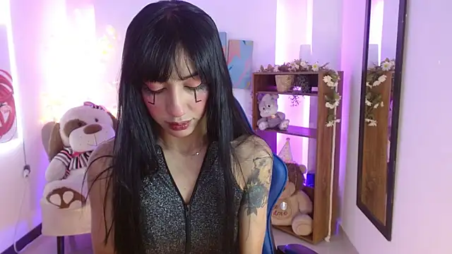 Snapshot of FIORELLA_L chatting on June 4, 12:11 pm FIORELLA L online show from June 4, 12:11 pm
