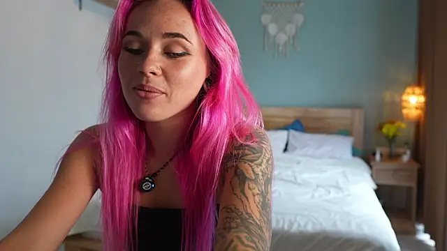 Sarah Pink online show from November 9, 12:31 am