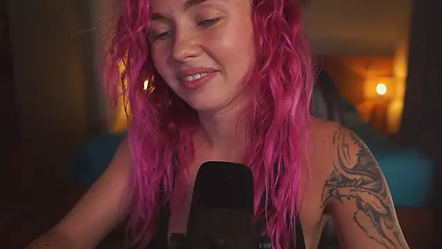 Sarah Pink online show from July 4, 2:01 pm