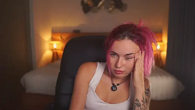 Sarah Pink online show from July 11, 2:31 pm