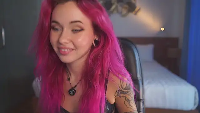Sarah Pink online show from July 25, 9:18 am