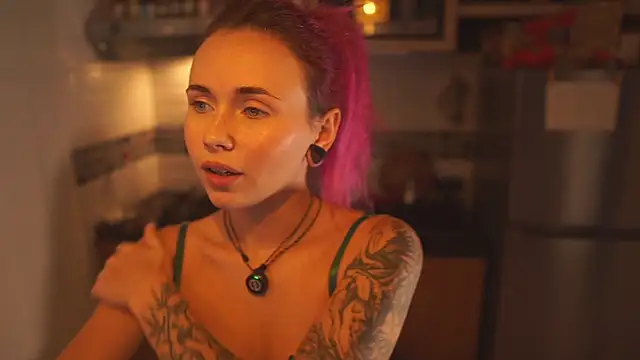 Sarah Pink online show from August 9, 1:49 pm