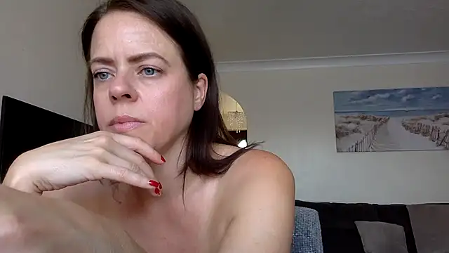 Snapshot of ElizabethArden42- chatting on June 17, 10:39 am ElizabethArden42- online show from June 17, 10:39 am