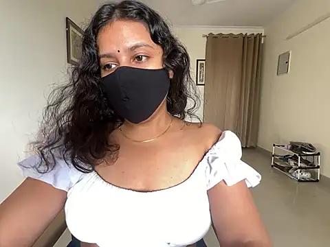 Snapshot of Anna_girl22 chatting on July 25, 6:33 am Anna girl22 online show from July 25, 6:33 am