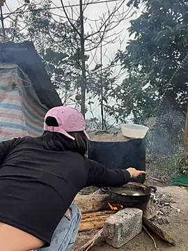 Snapshot of susin-beo chatting on February 3, 7:46 am susin-beo online show from February 3, 7:46 am