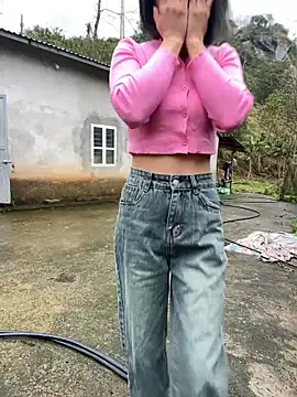 Snapshot of susin-beo chatting on February 25, 1:04 am susin-beo online show from February 25, 1:04 am