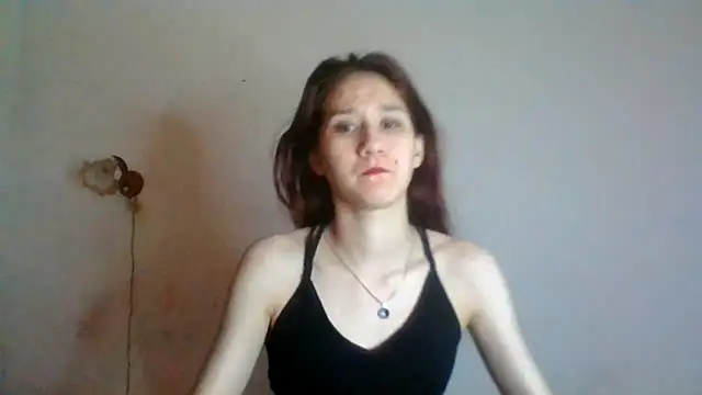 Snapshot of NickiKisinger chatting on May 13, 7:28 am NickiKisinger online show from May 13, 7:28 am