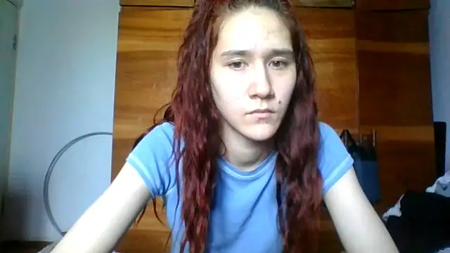 Snapshot of NickiKisinger chatting on June 4, 7:25 am NickiKisinger online show from June 4, 7:25 am